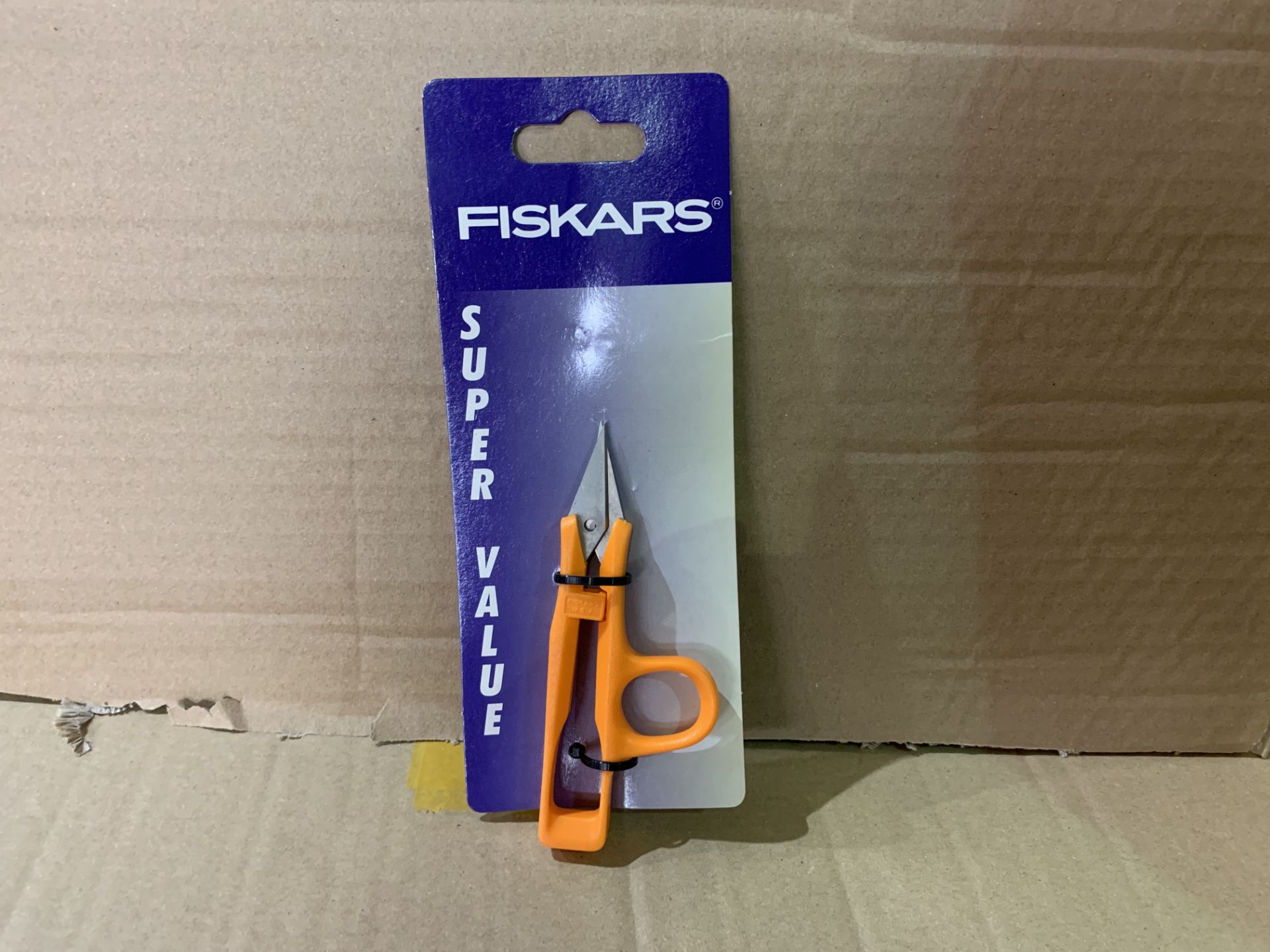 120 X BRAND NEW FISKARS SCISSORS