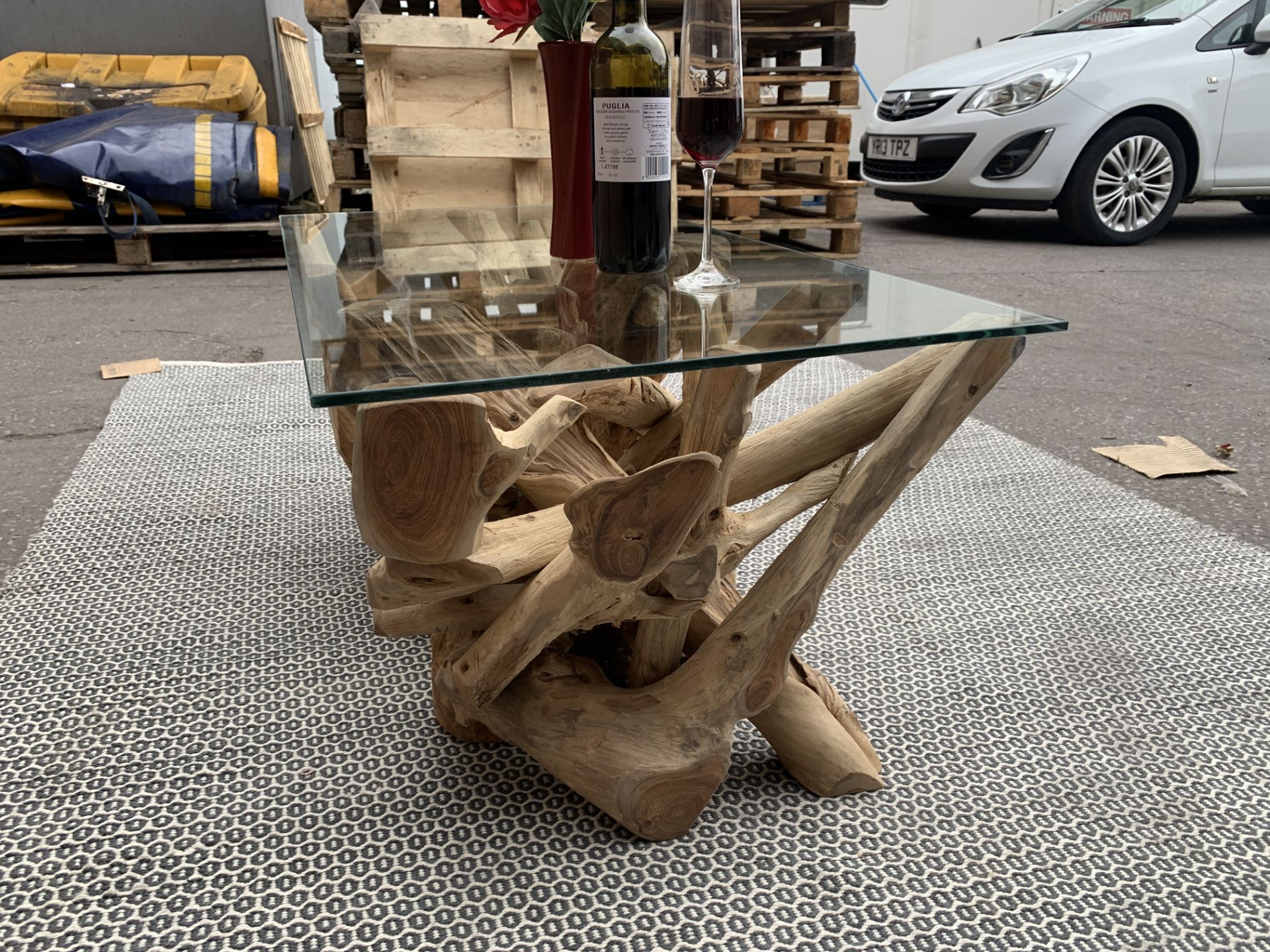 SOLID WOODEN RECTA TEAK ROOT COFFEE TABLE WITH 8MM GLASS L100 X W50 X H40 RRP £650 - Image 4 of 4