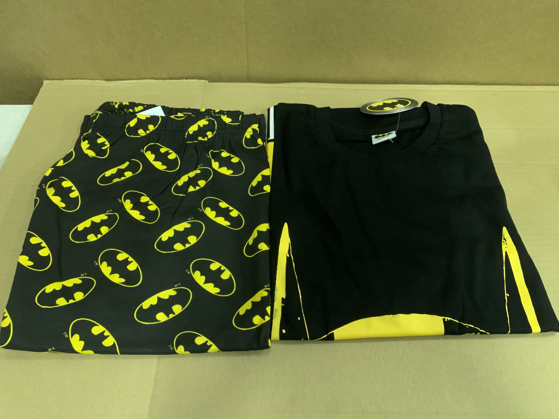 15 X BRAND NEW BATMAN PAJAM SETS SIZE S/M