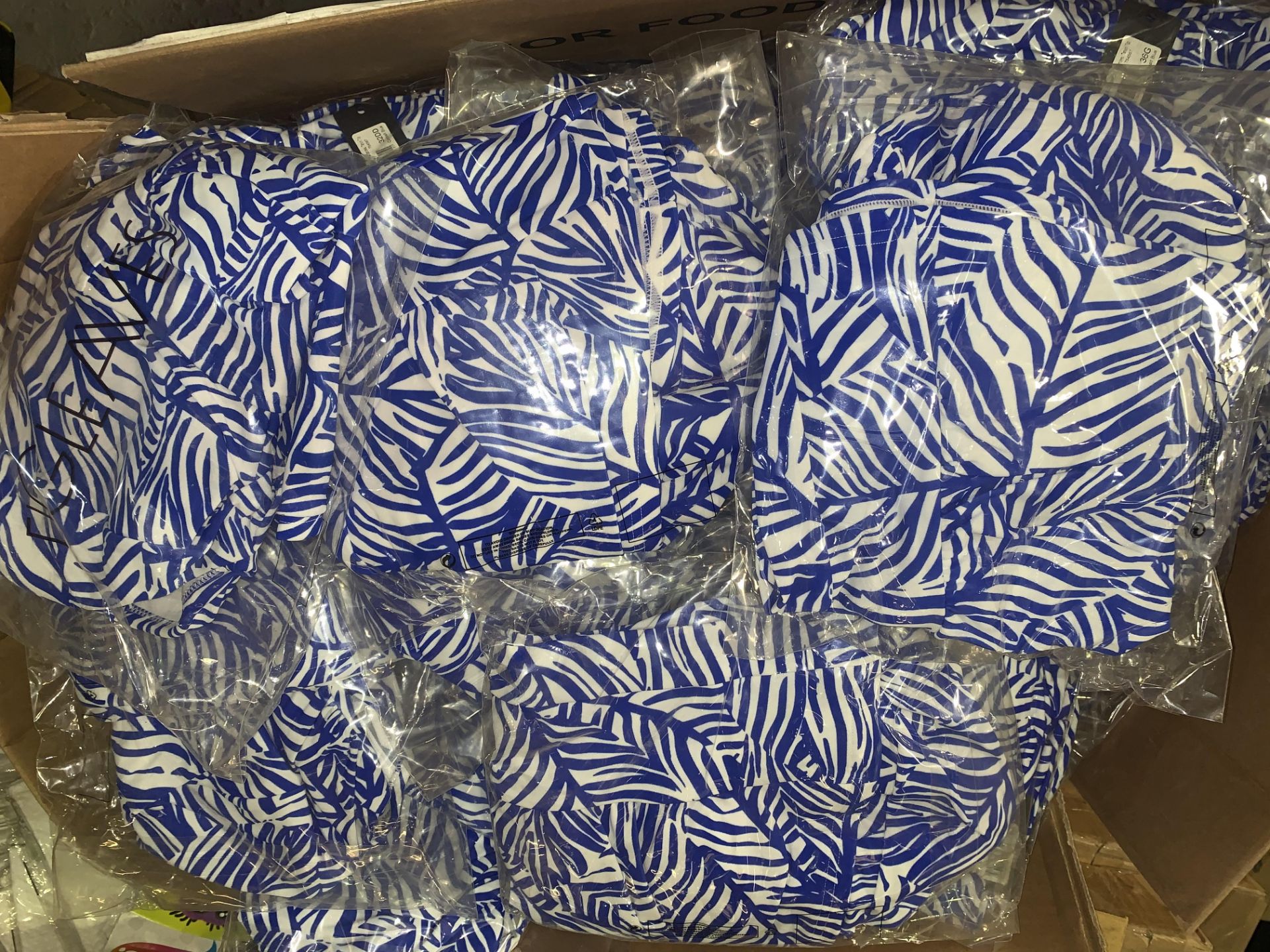 20 X BRAND NEW INDIVIDUALLY PACKAGED FIGLEAVES COBALT BLUE CAPE COD UNDERWIRED TWIST BANDEAU TANKINI