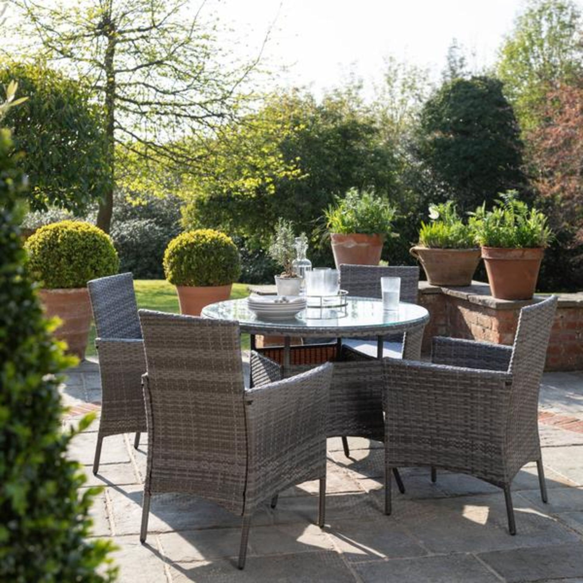 New Boxed - Luxe Olivia 4 Seater Rattan Round Dining Table & Chair Set. This brilliant set offers