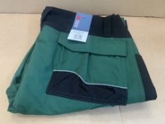 12 X BRAND NEW DICKIES PRO SHORTS GREEN/BLACK SIZE 46/32/42