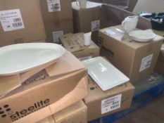 MIXED STEELITE PROFESSIONAL CROCKERY LOT INCLUDING JUGS, TRAYS,SCALLOP DISH,RECTANGULAR DISHES ETC