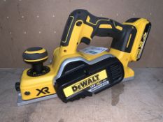 DEWALT DCP580 CORDLESS PLANER TYPE 1 COMES WITH BATTERY (UNCHECKED)