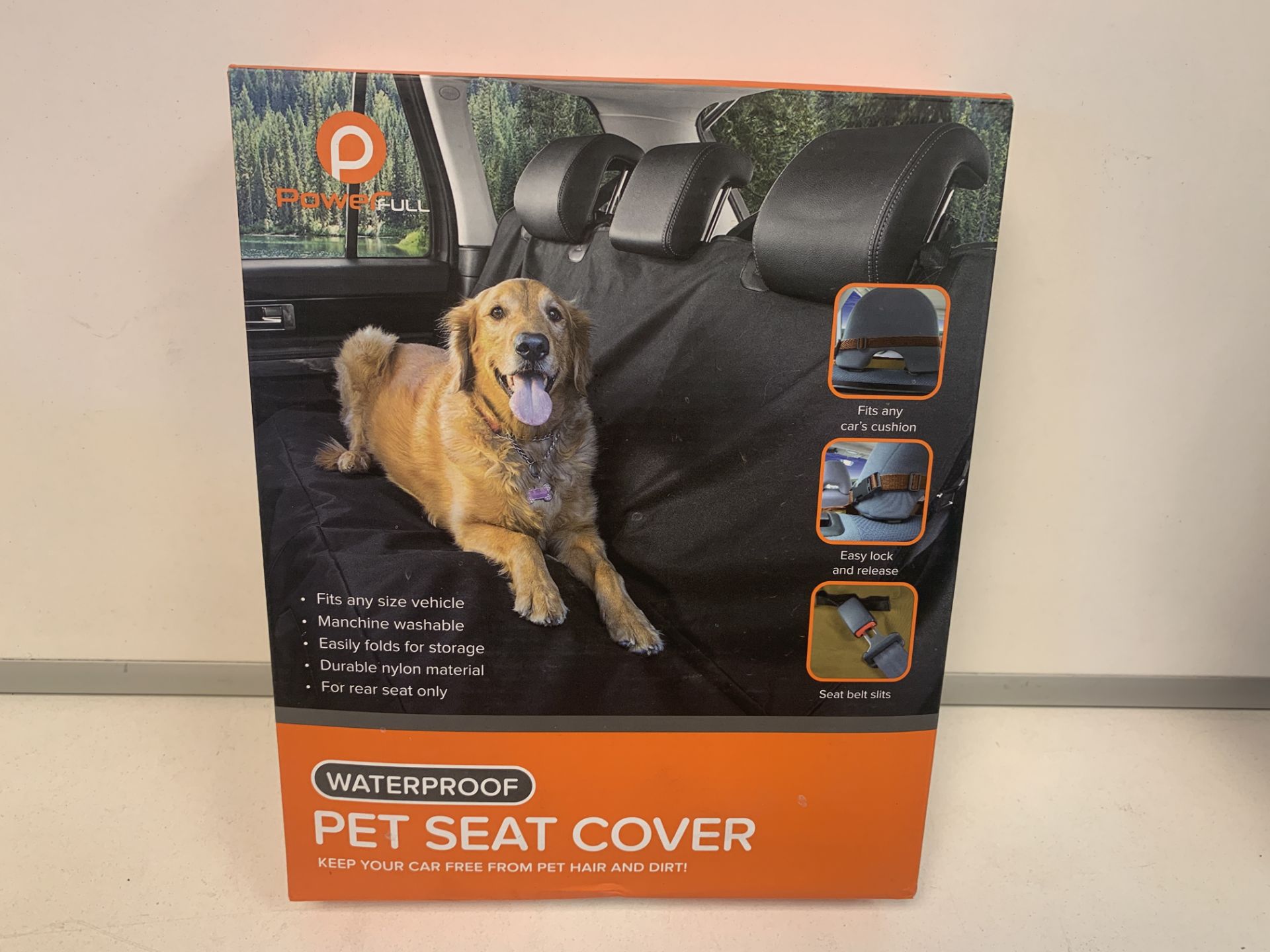 10 X NEW BOXED POWERFULL WATERPROOF PET SEAT COVERS. FITS SIZE VEHICLE. MACHINE WASHABLE. EASILY