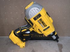 DEWALT DCN692P2-GB 90MM 18V 5.0AH LI-ION XR BRUSHLESS FIRST FIX CORDLESS NAIL GUN (UNCHECKED)