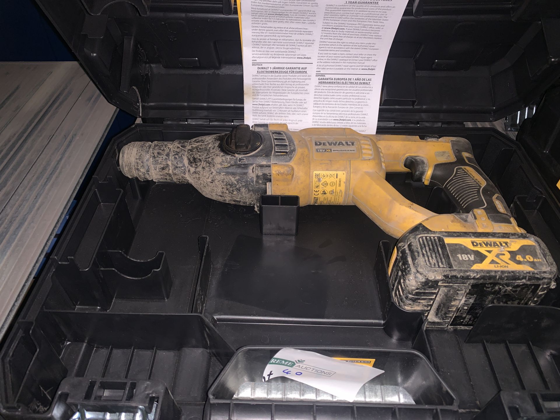DEWALT DCH033 3KG 18V 4.0AH LI-ION XR BRUSHLESS CORDLESS SDS PLUS DRILL COMES WITH BATTERY AND CARRY
