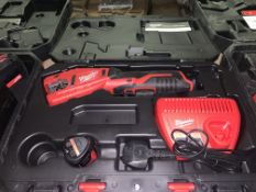 MILWAUKEE M12 PIPE CUTTER COMES WITH 1 BATTERY, CHARGER AND CARRY CASE (UNCHECKED / UNTESTED )