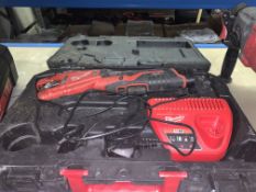 MILWAUKEE M12 PIPE CUTTER COMES WITH 1 BATTERY, CHARGER AND CARRY CASE (UNCHECKED / UNTESTED )