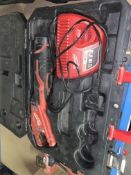 MILWAUKEE M12 PIPE CUTTER COMES WITH 1 BATTERY, CHARGER AND CARRY CASE (UNCHECKED / UNTESTED )