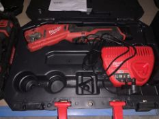 MILWAUKEE M12 PIPE CUTTER COMES WITH 1 BATTERY, CHARGER AND CARRY CASE (UNCHECKED / UNTESTED )