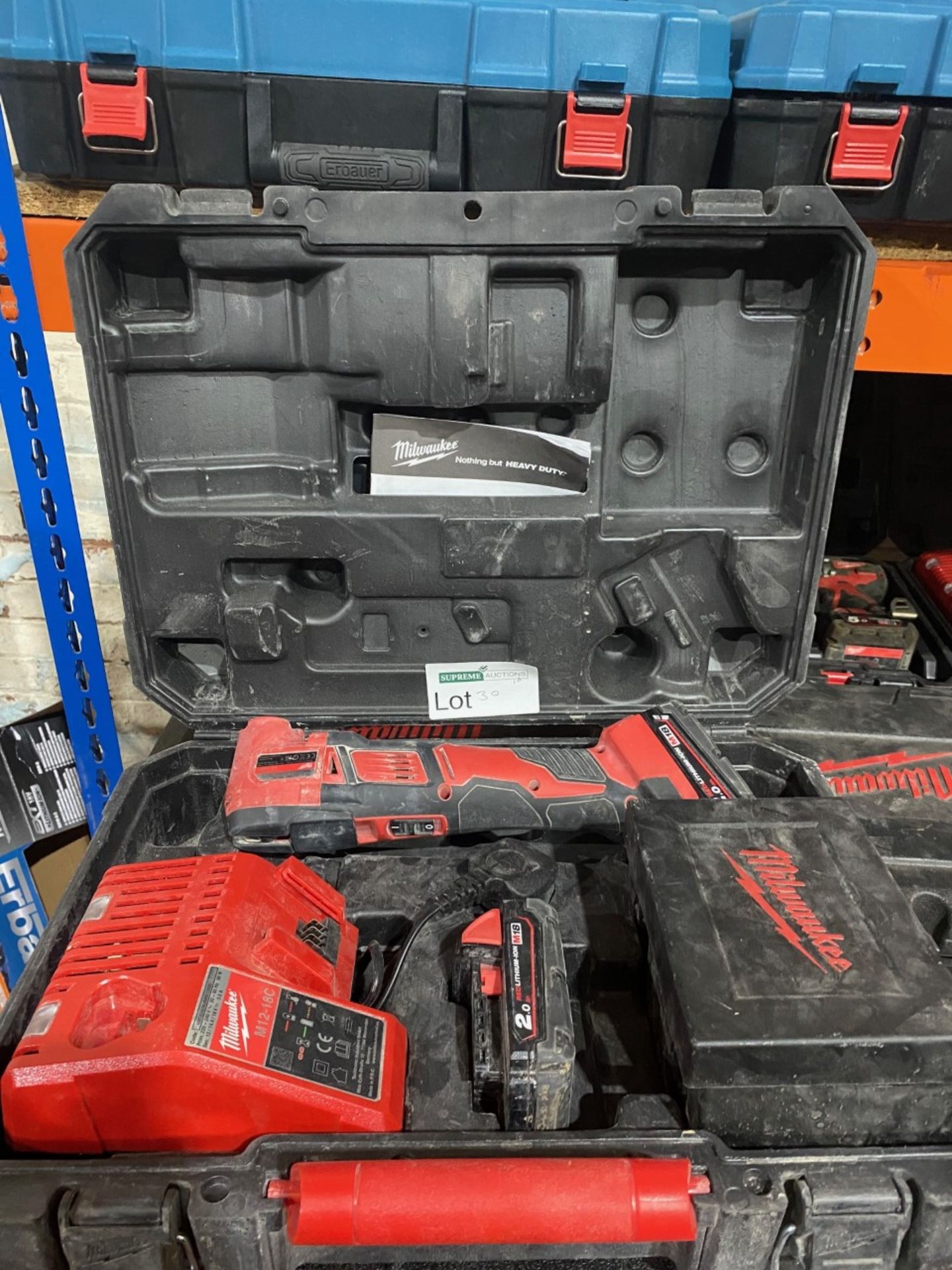 MILWAUKEE M18 BMT MULTI TOOL COMES WITH 2 BATTERIES, CHARGER AND CARRY CASE (UNCHECKED)