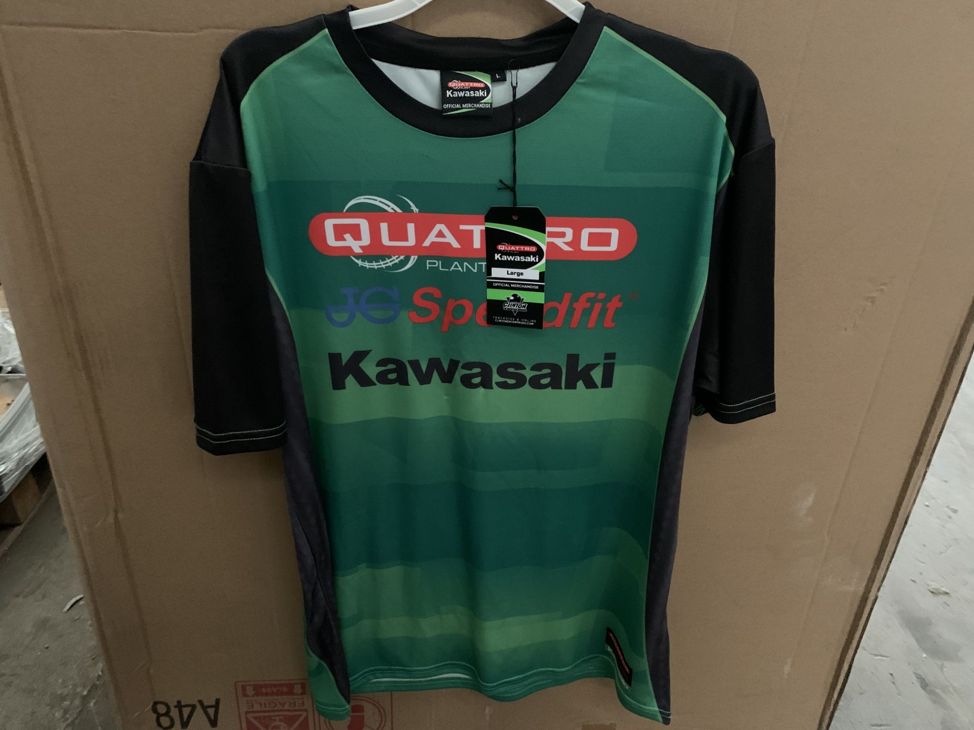 30 X BRAND NEW OFFICIAL QUATRO KAWASAKI ALL OVER PRINTED T SHIRTS SIZE LARGE