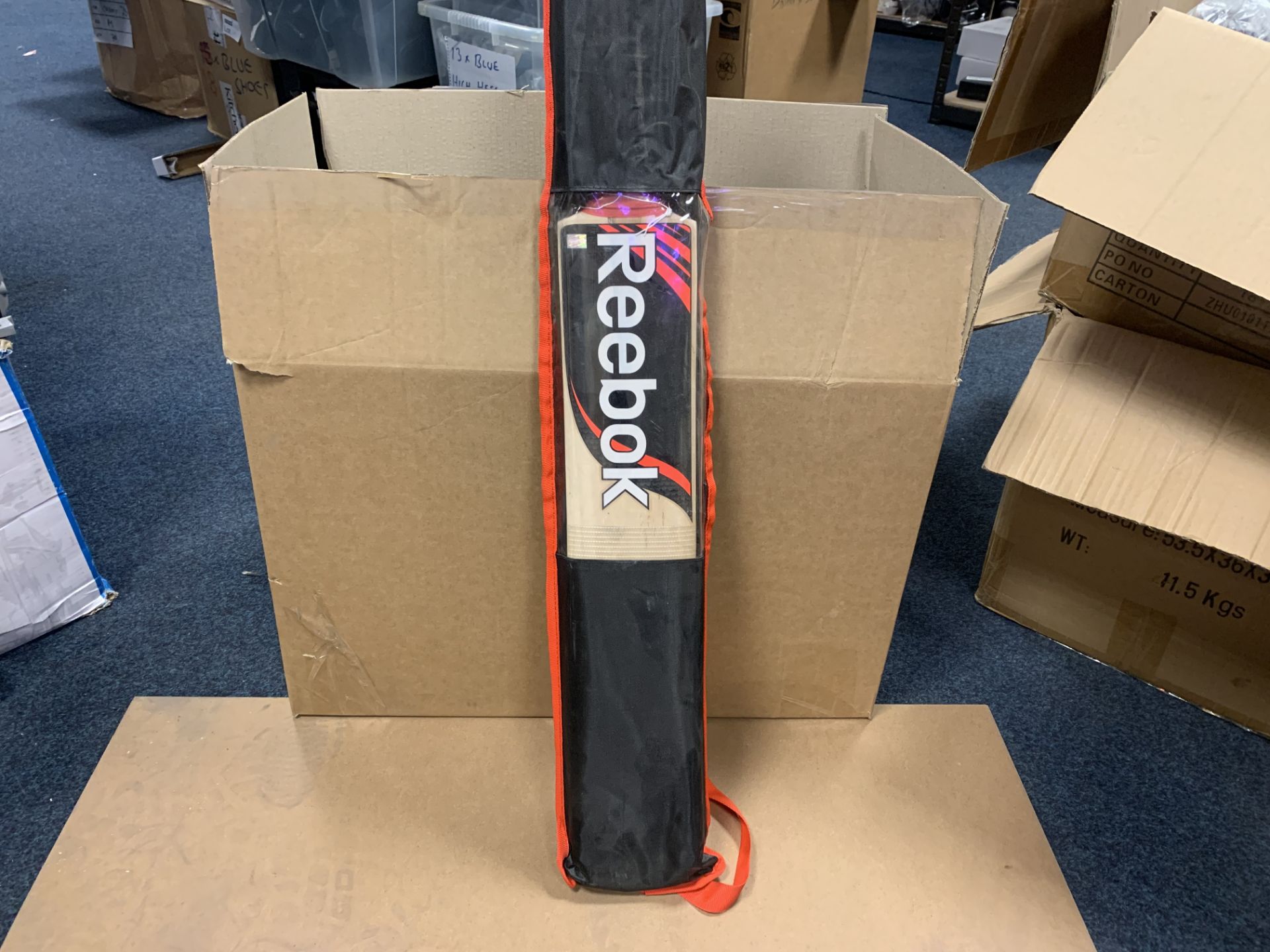 BRAND NEW REEBOK PROFESSIONAL CRICKET BAT WITH CARRY CASE