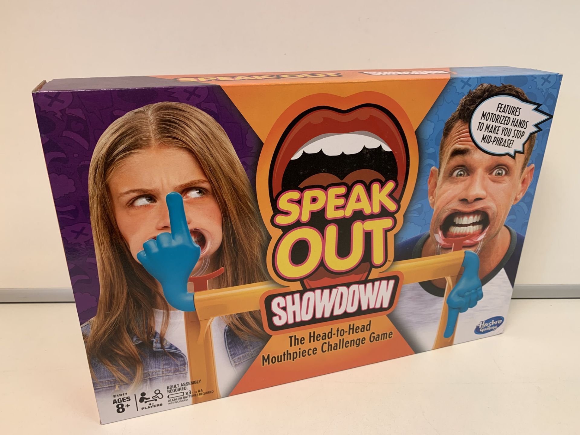16 X BRAND NEW HASBRO SPEAK OUT SHOWDOWN GAMES IN 4 BOXES