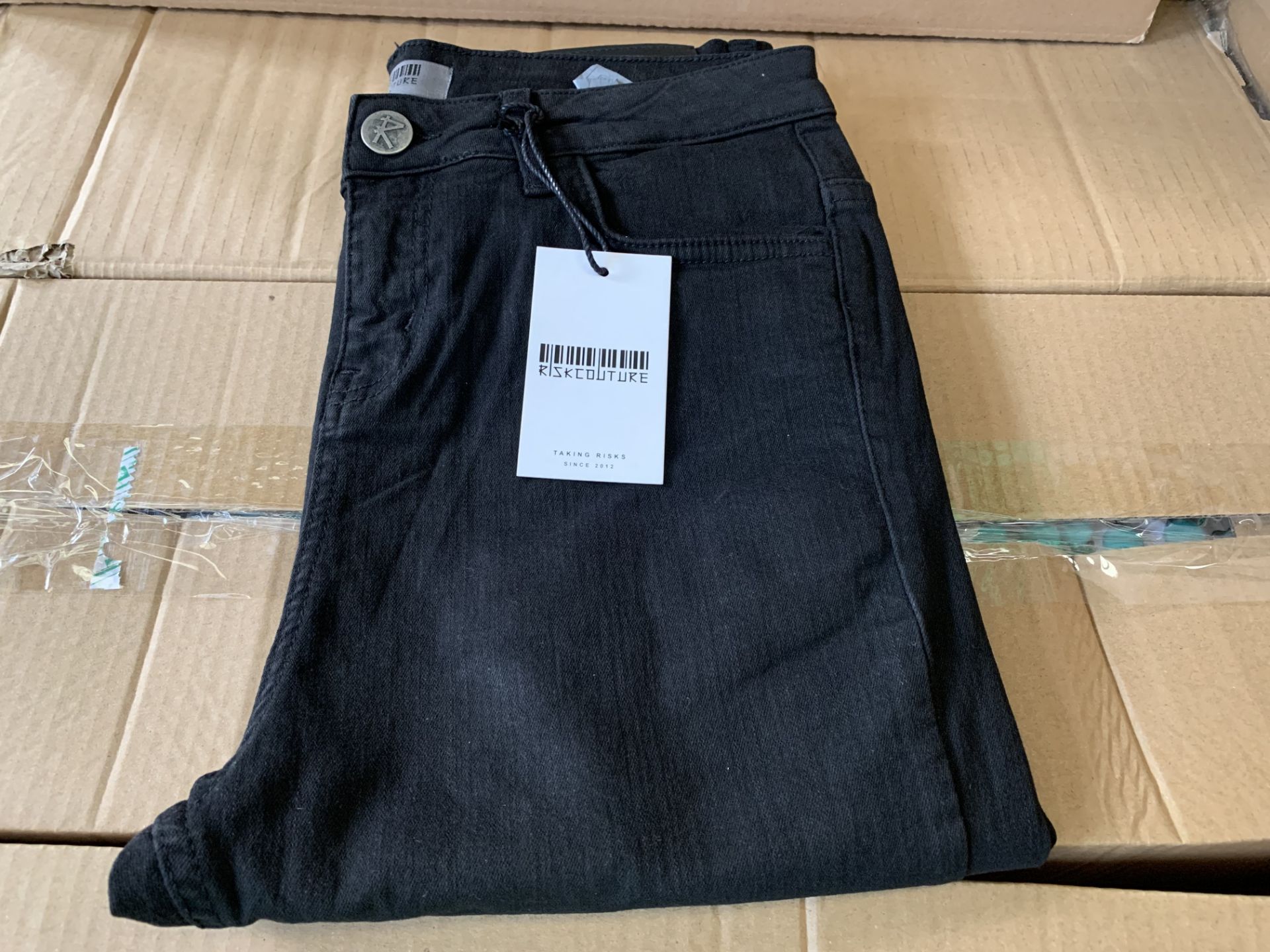 21 X BRAND NEW RISK COUTURE BLACK JEANS SIZE 30 - Image 2 of 2
