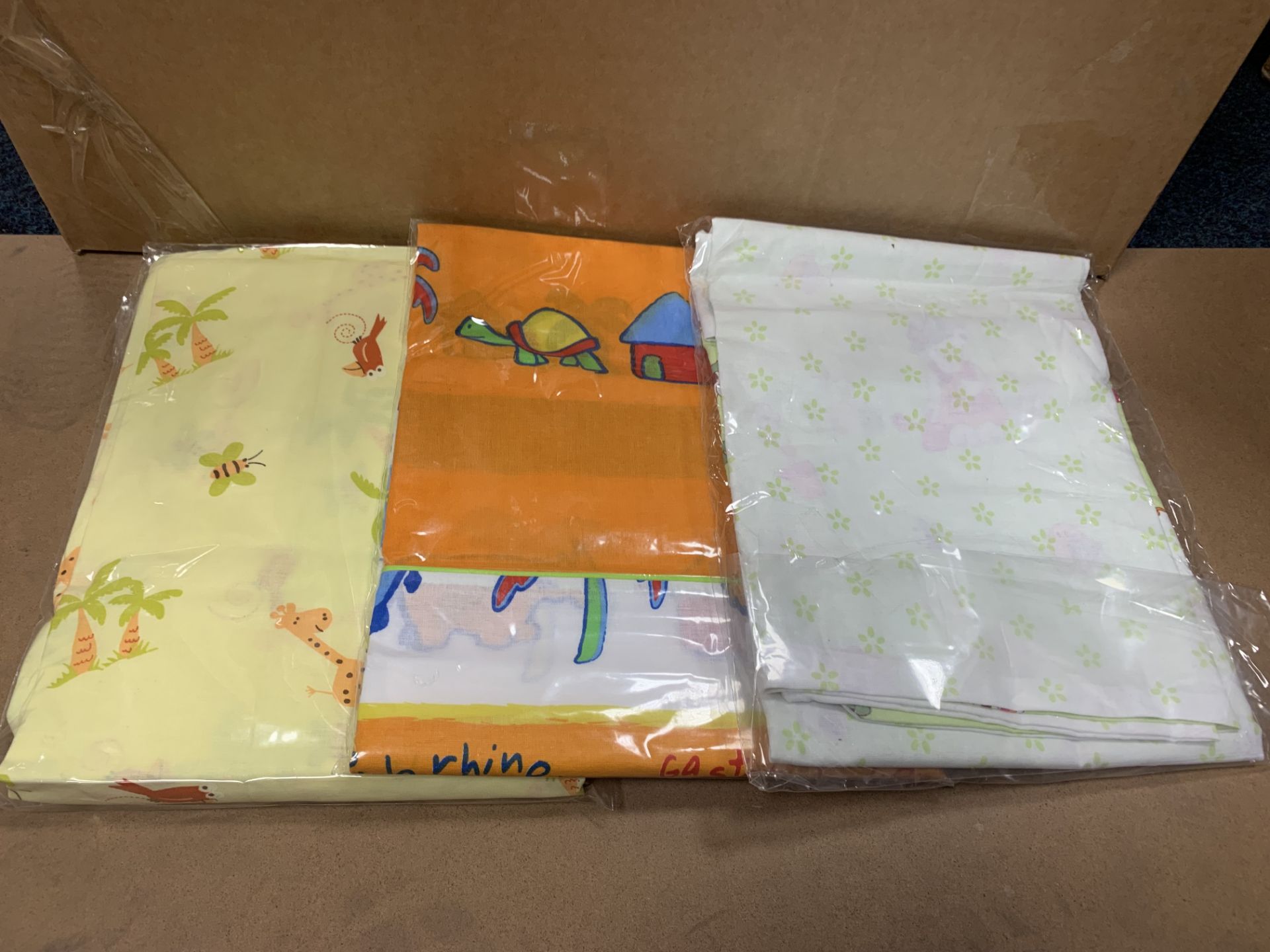 50 X ASSORTED BRAND NEW CHILDRENS QUILT COVERS