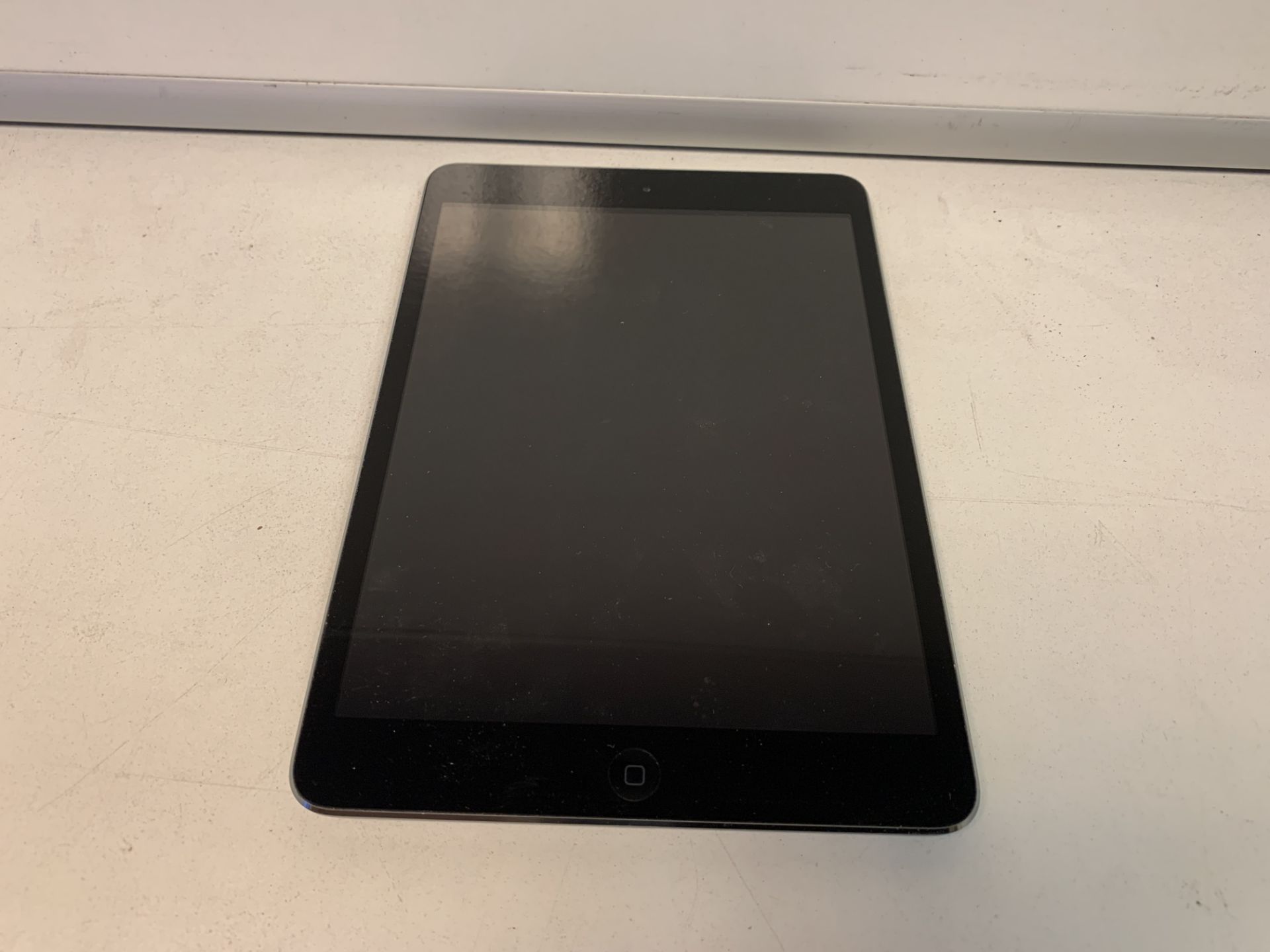 APPLE IPAD MINI TABLET, 16GB STORAGE WITH CHARGER