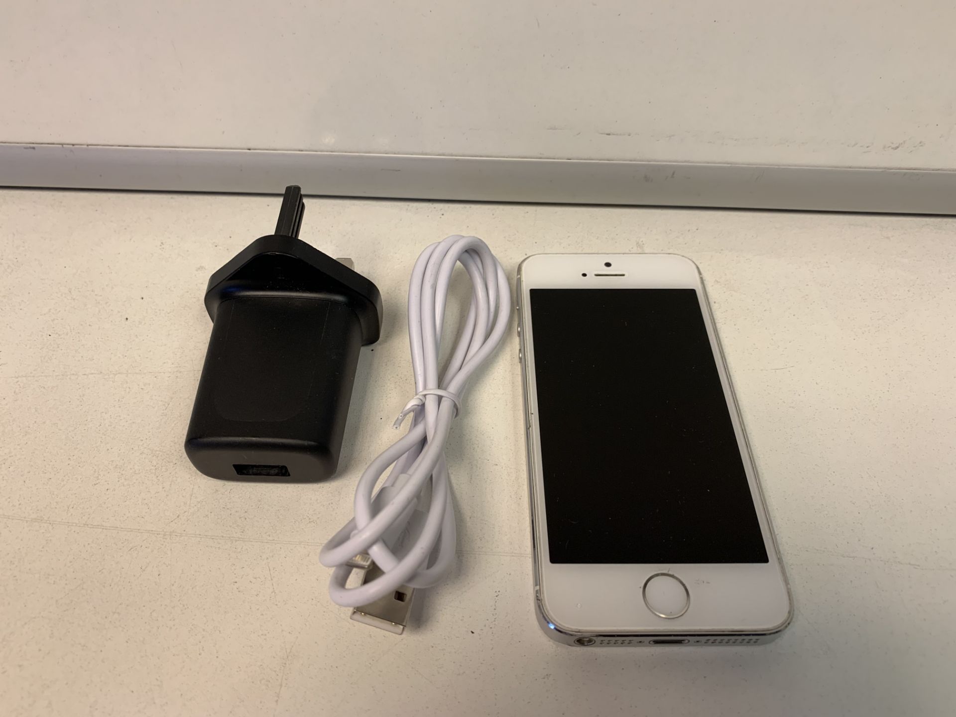 APPLE IPHONE, 64GB STORAGE WITH CHARGER