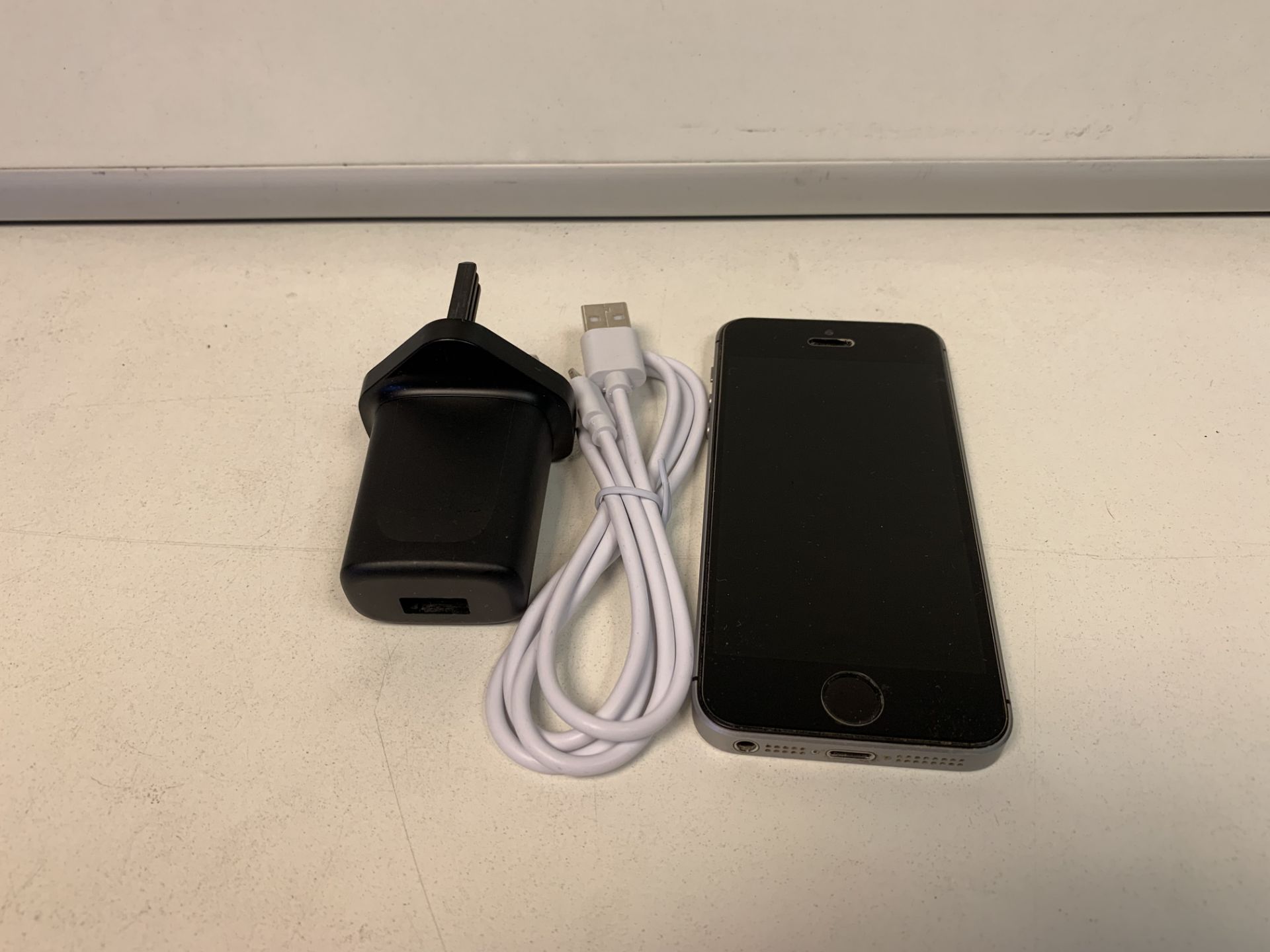 APPLE IPHONE, 64GB STORAGE WITH CHARGER