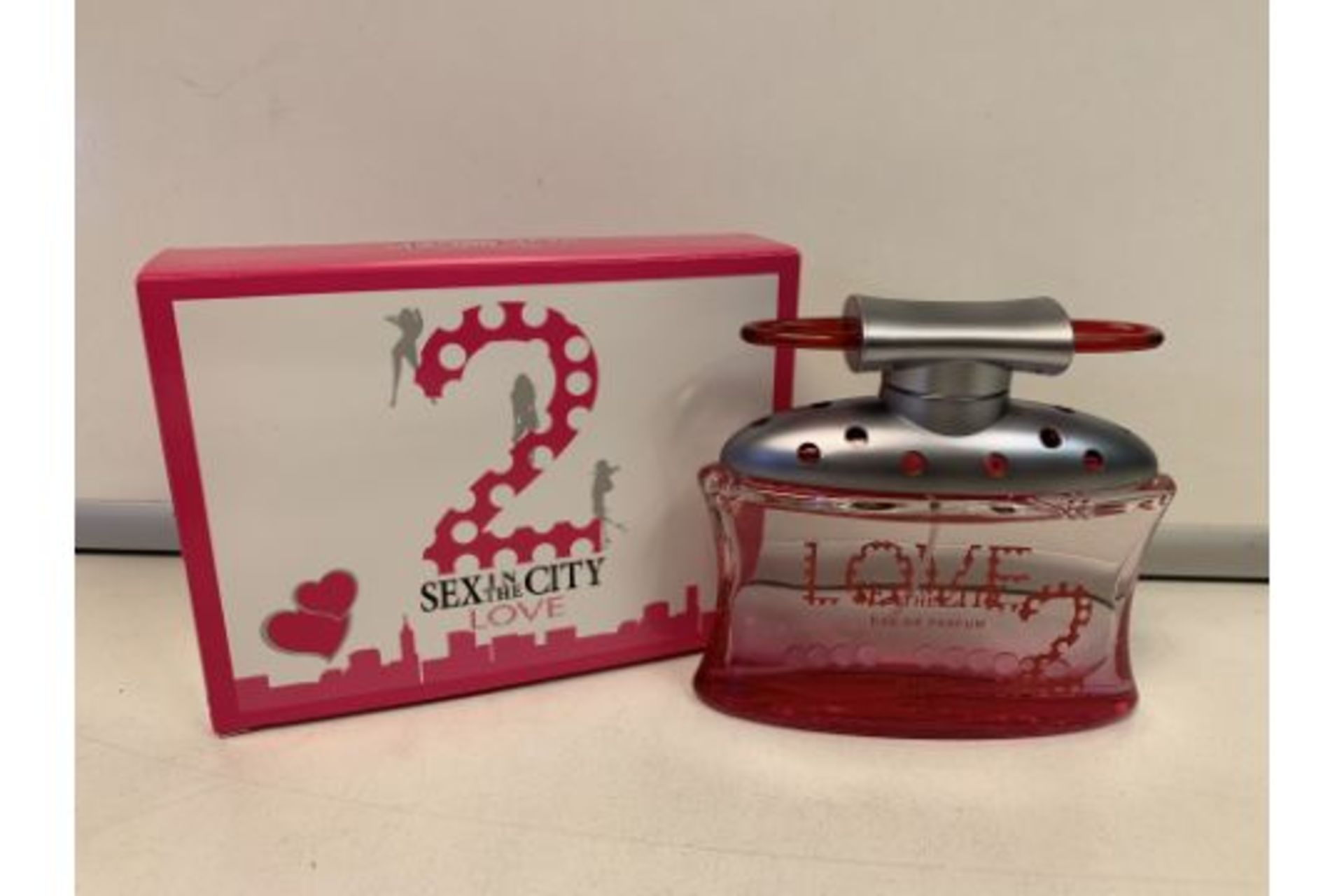 20 X BRAND NEW SEX IN THE CITY LOVE GIFT SETS INCLUDING 100ML SPRAY AND 50ML BODY LOTION