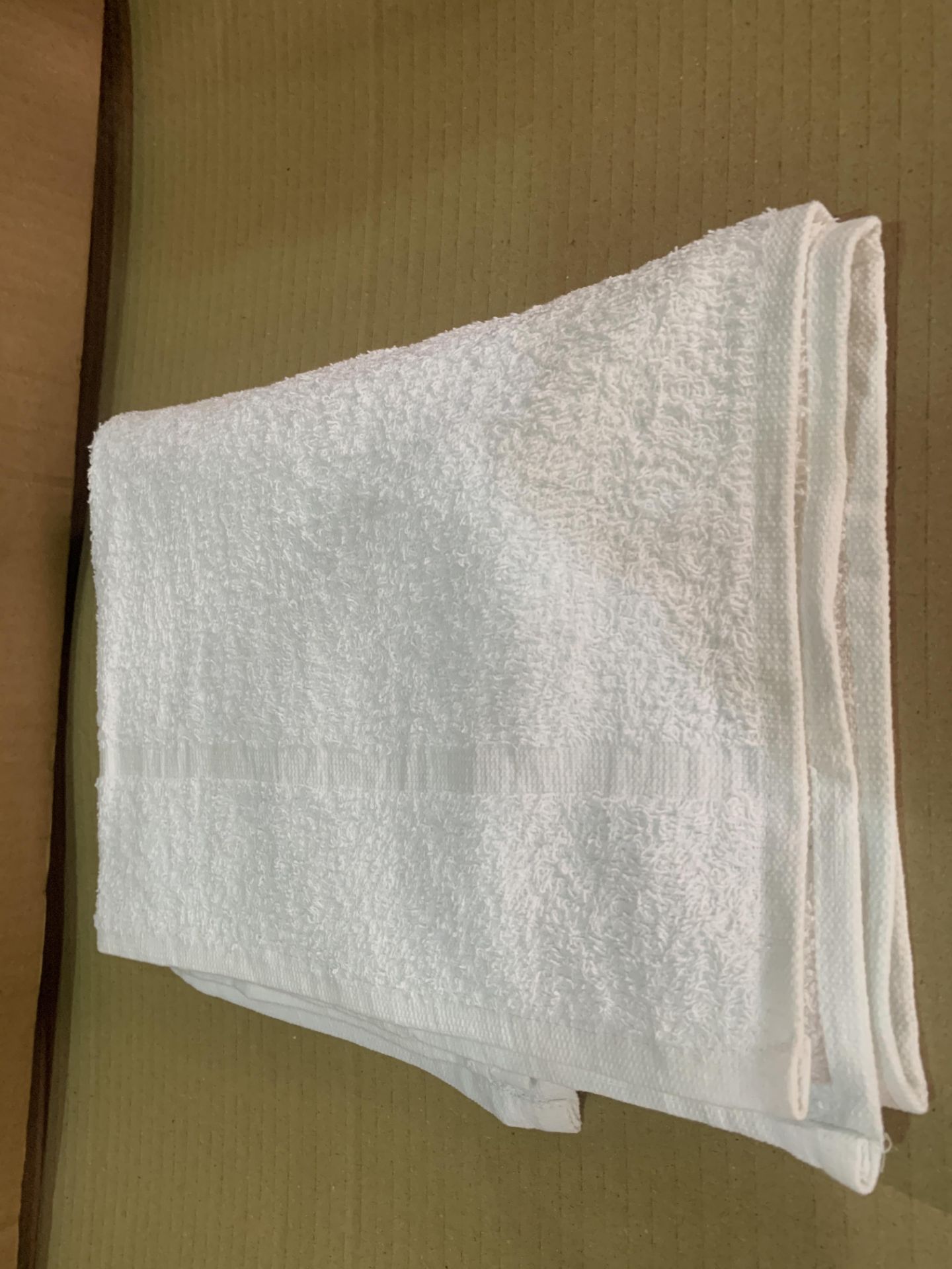 72 X BRAND NEW WHITE PLAIN HEADER HAND TOWELS