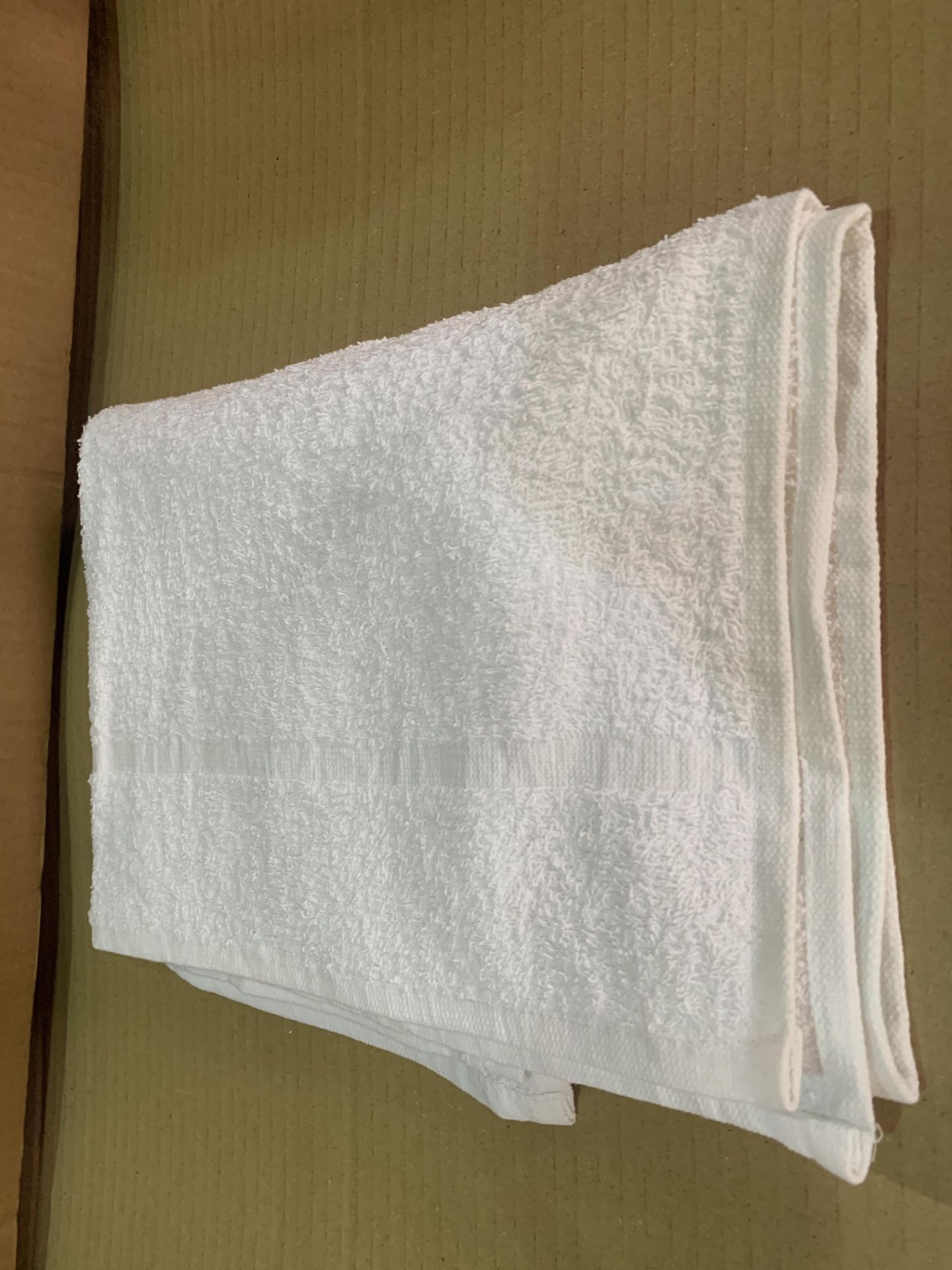 72 X BRAND NEW WHITE PLAIN HEADER HAND TOWELS 50 X 90CM