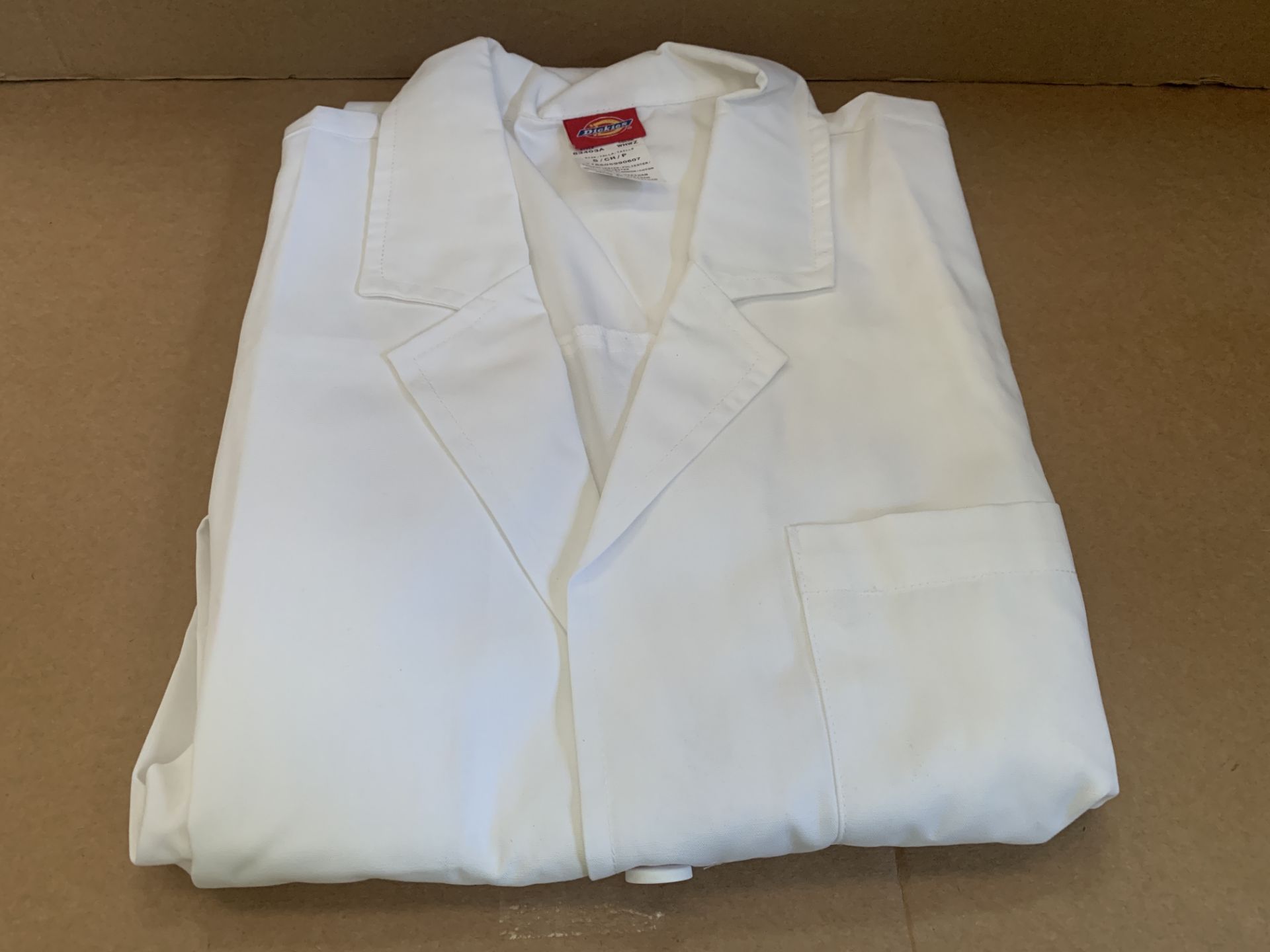 10 X BRAND NEW DICKIES MEDICAL WHITE UNIFORM TOPS (SIZES MAY VARY ) (84/27)