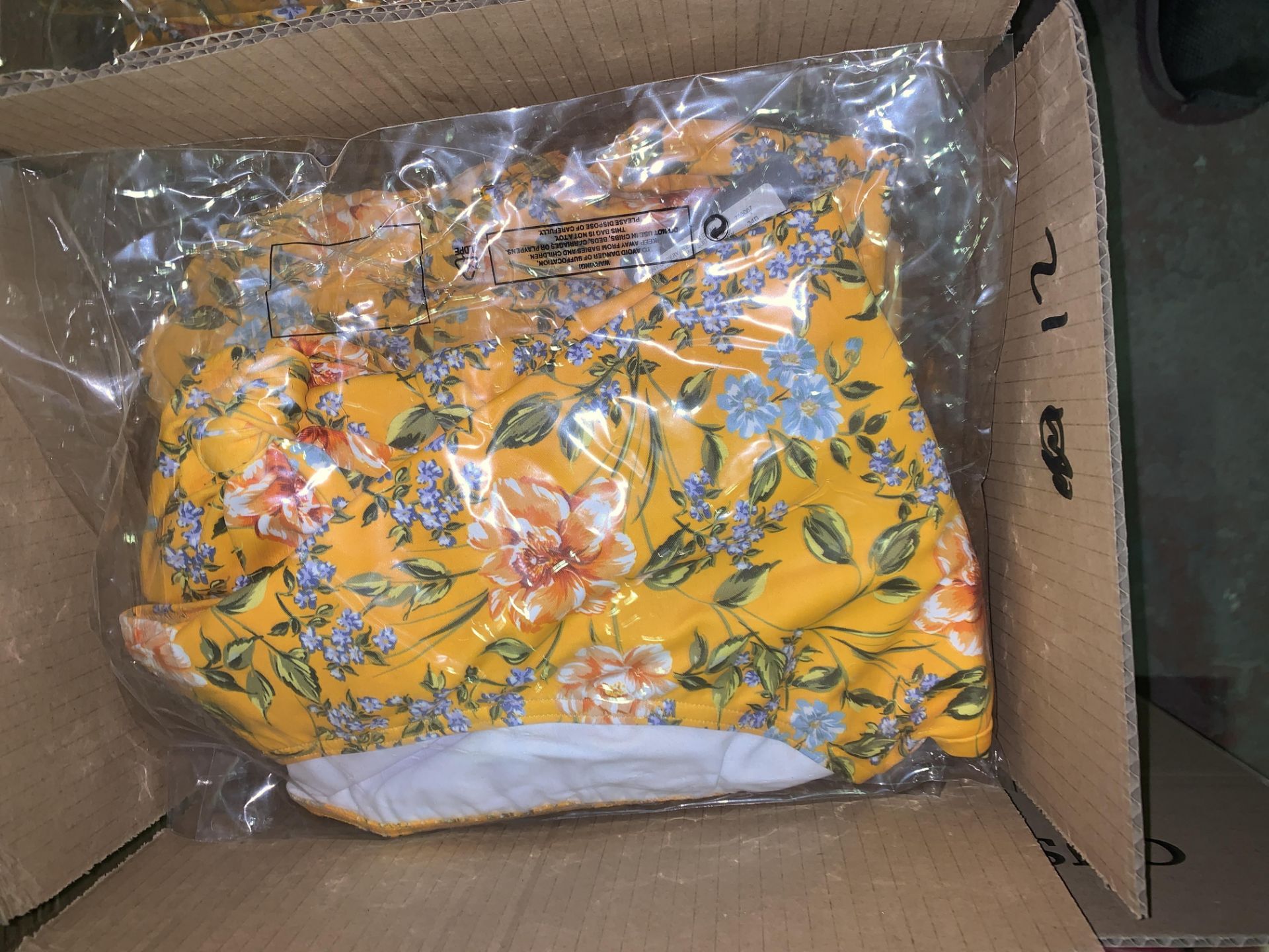 12 X BRAND NEW INDIVIDUALLY PACKAGED FIGLEAVES YELLOW FLORAL BRIONY UNDERWIRED BANDEAU STRAPLESS
