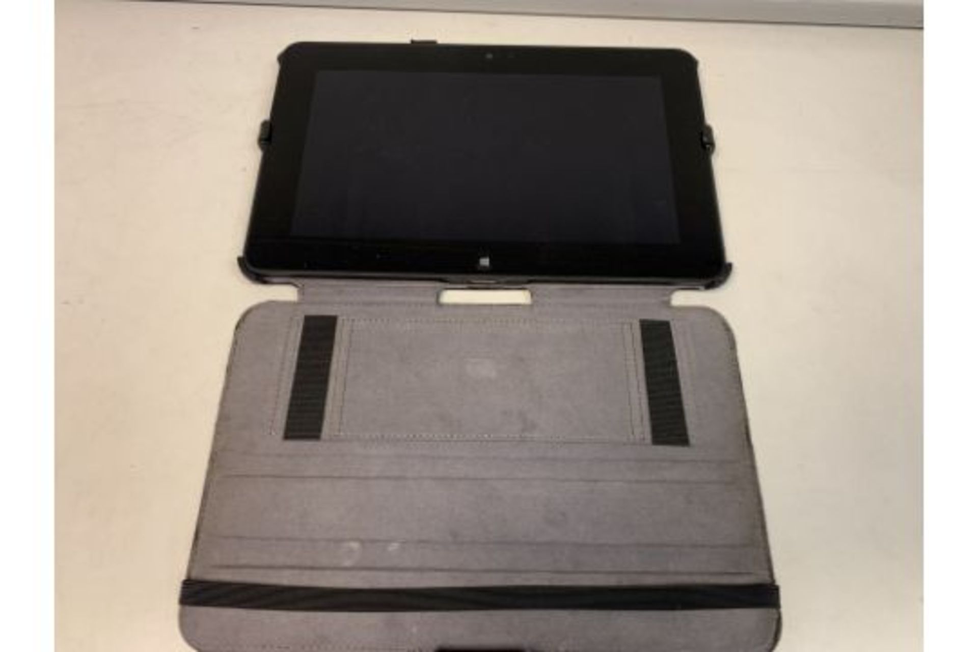 DELL LATITUDE ST2 TABLET, WINDOWS 8 PRO, 64GB STORAGE WITH CHARGER AND CASE (31) (810/3)