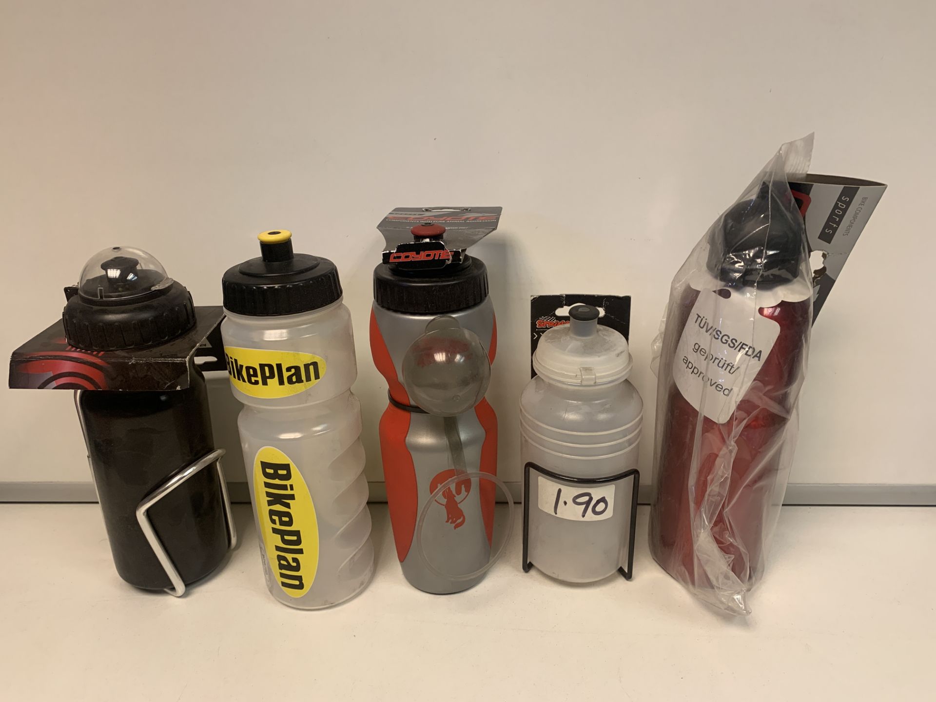 30 X BRAND NEW ASSORTED DRINKS BOTTLES IN VARIOUS STYLES AND SIZES