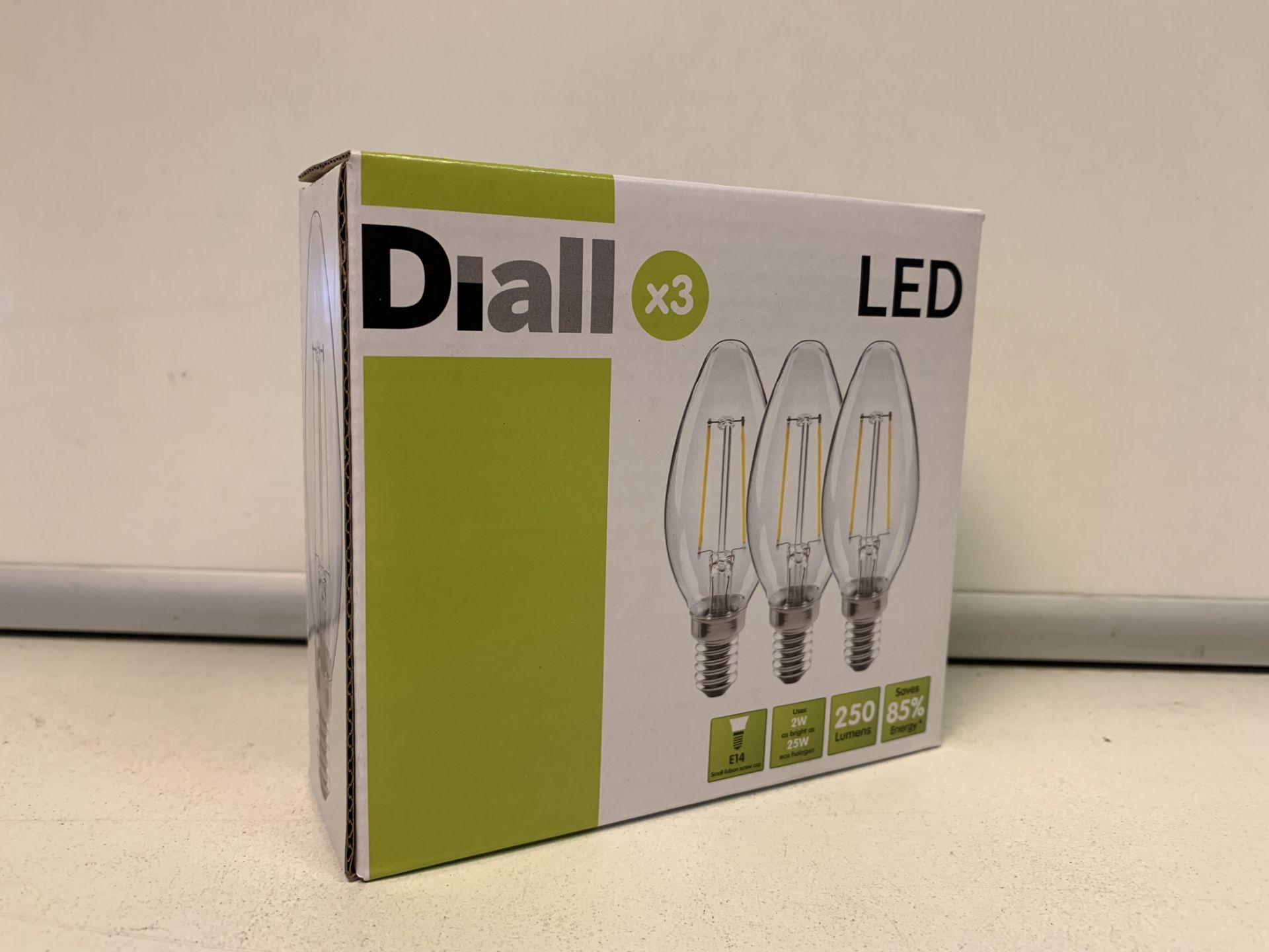 30 X NEW BOXED PACKS OF 3 DIALL FILAMENT LED GLS LIGHT BULBS. B22 FITTING. RRP £10 PER PACK