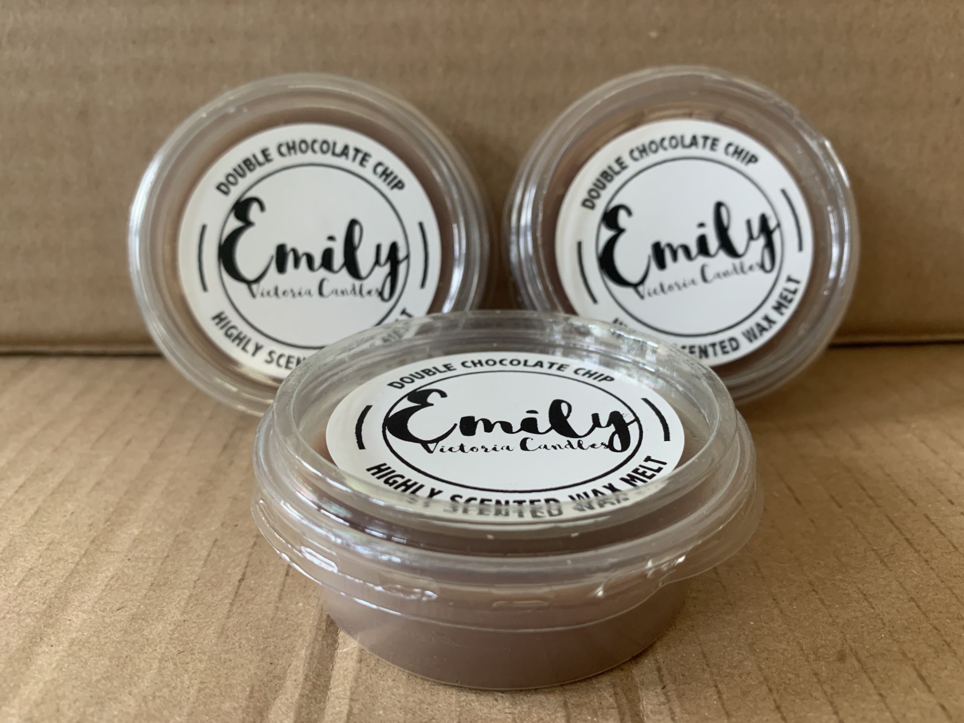 75 X BRAND NEW EMILY DOUBLE CHOCOALTE CHIP HIGHLY SCENTED WAX MELTS 30G