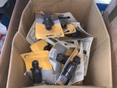 34 X BRAND NEW PLASTIC TRAILER PLUGS 12V