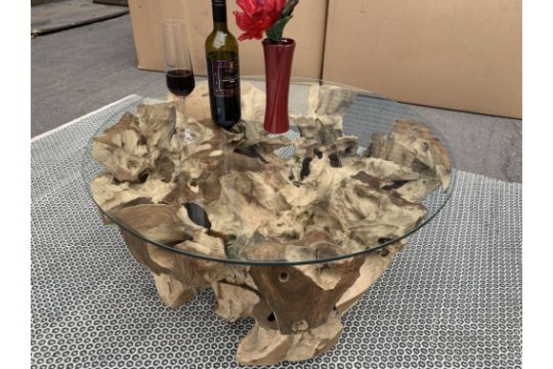SOLID WOODEN TEAK ROOT ROUND COFFEE TABLE WITH GLASS TOP DIA 82 X H40 RRP £895