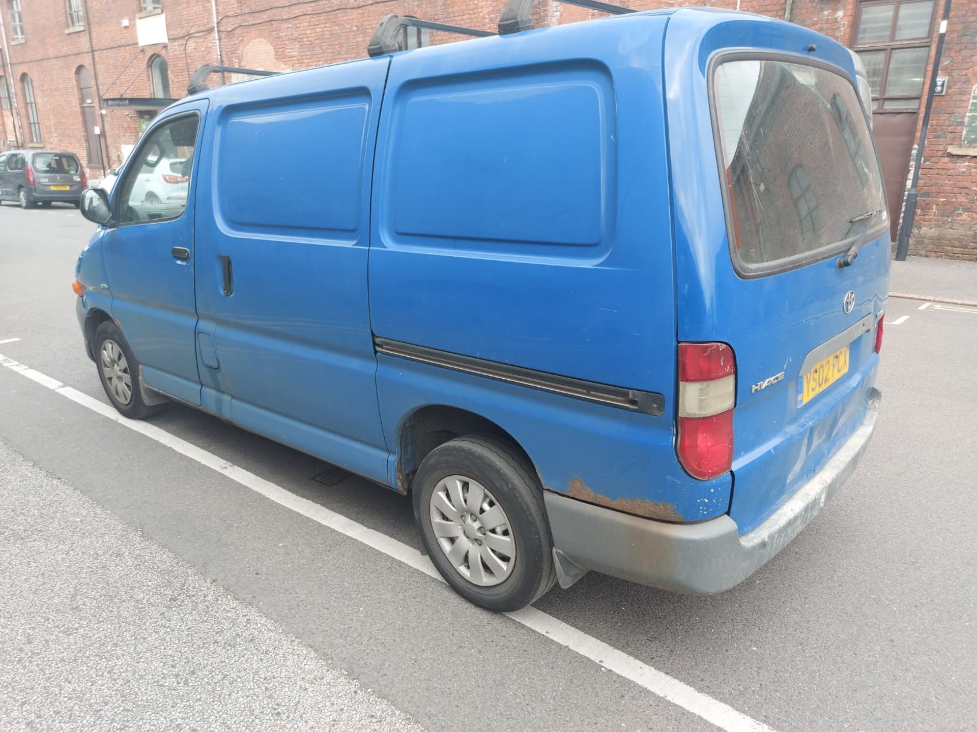 YS02 PCX TOYOTA HIACE 280 GS VAN 2494CC DIESEL FIRST REGISTERED 28.06.2002. MILEAGE: 169,625 - Image 4 of 5