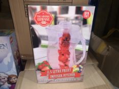 8 X NEW BOXED THE VINTAGE COMPANY 2.5LITRE FRUIT INFUSER PITCHERS. ADD FRUIT TO WATER, SODA OR ICE