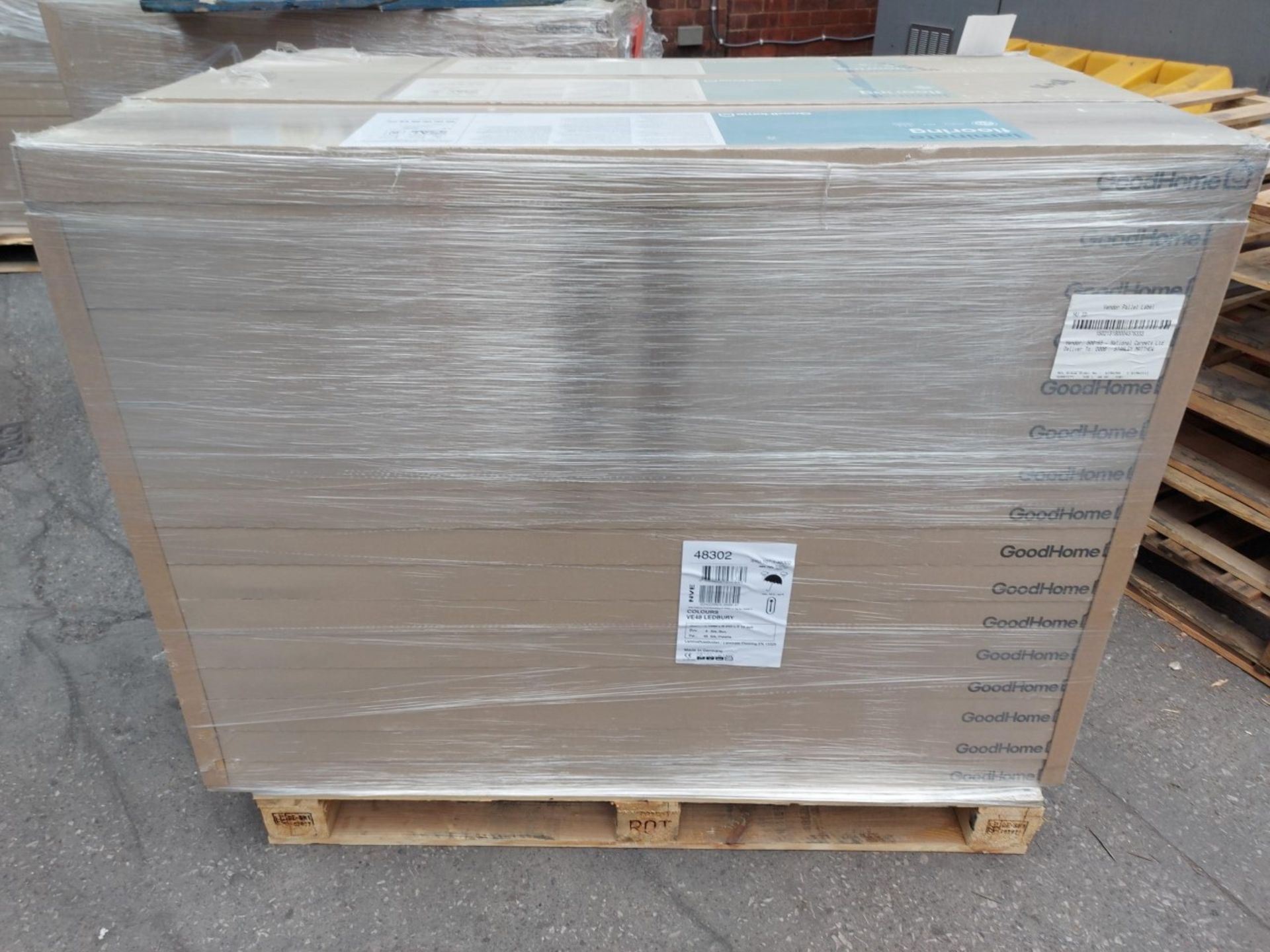 PALLET TO CONTAIN 48 NEW SEALED PACKS OF GOODHOME LEDBURY LIGHT BROWN OAK EFFECT 10MM LAMINATE
