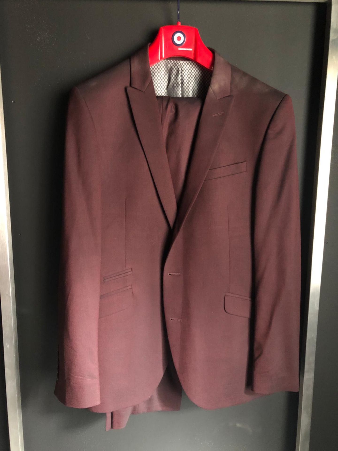 EX CAT WALK LAMBRETTA MAROON SUIT 42