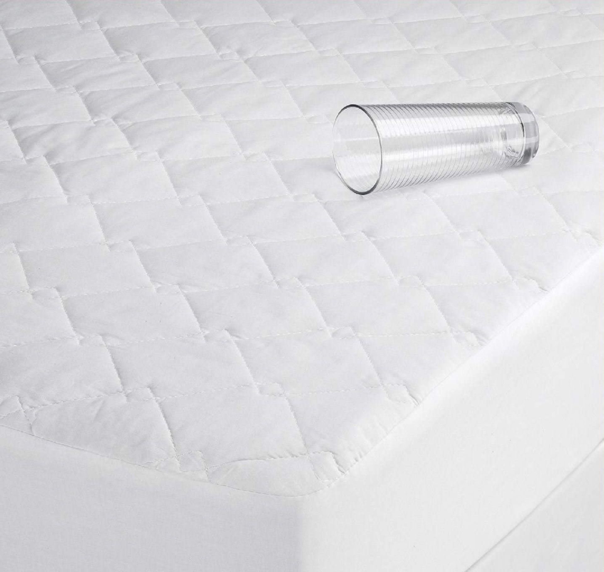 PALLET TO CONTAIN 96 X NEW PACKAGED MICROFIBRE QUILTED FITTED REVERSABLE MATTRESS PROTECTORS.