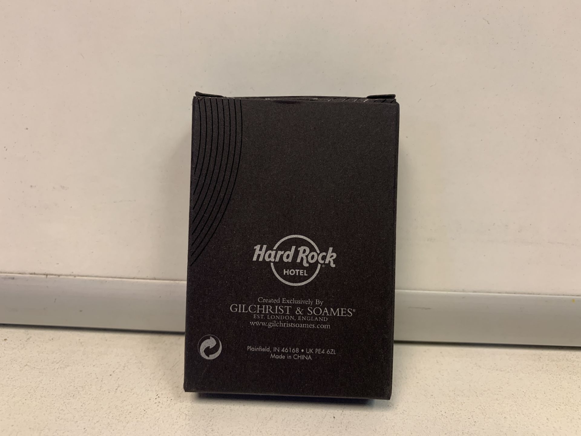 1000 X BRAND NEW GILCHRIST AND SOAMES HARD ROCK VANITY KITS