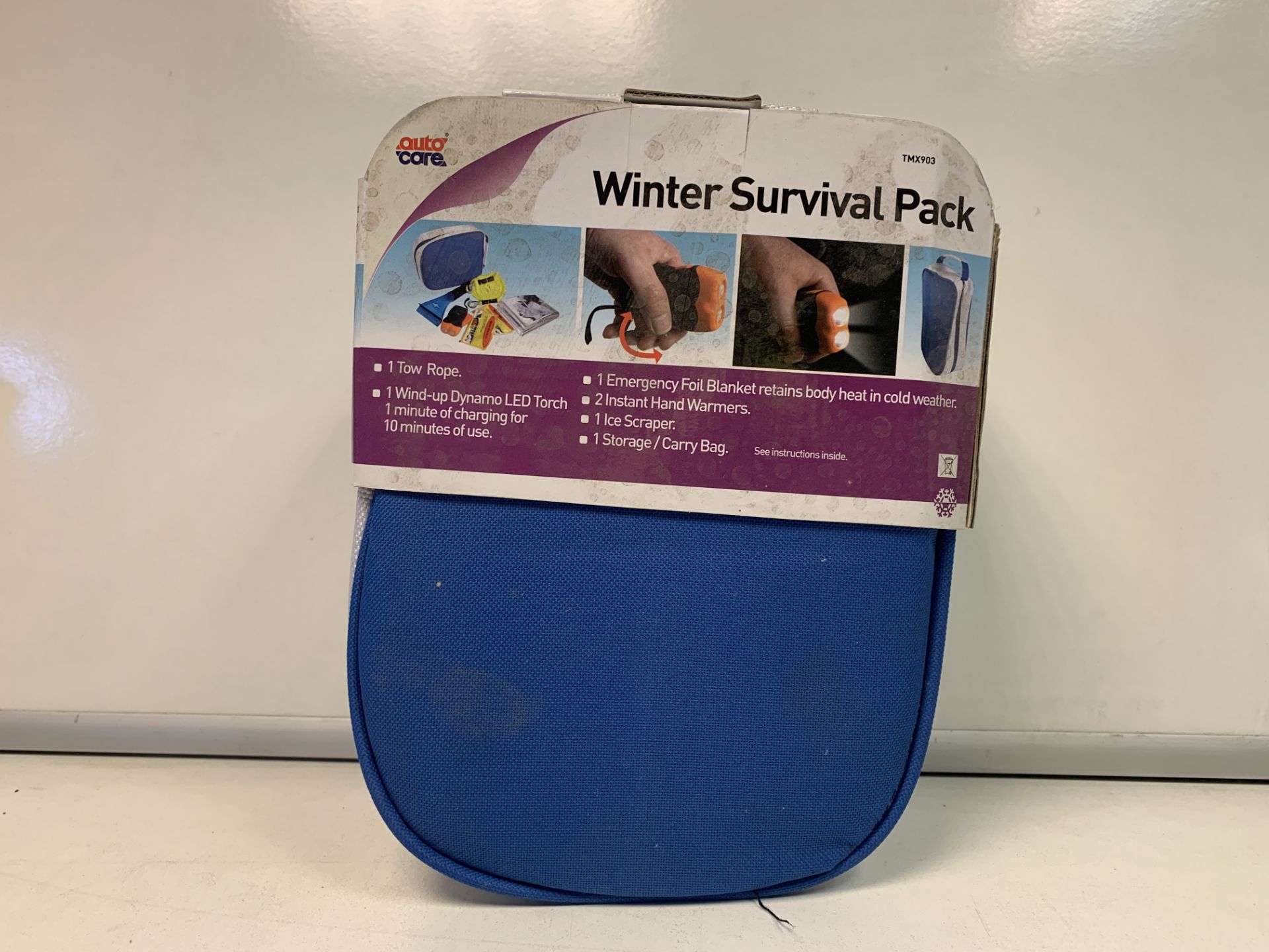 18 X NEW PACKAGED SETS OF AUTOCARE WINTER SURVIVAL PACKS. EACH CONTAINS 1 TOW ROPE, 1 LED WIND UP