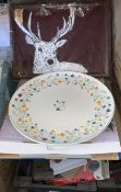 CROCKERY LOT INCLUDING MAXWELL WILLIAMS PLATES AND INTO THE WILD LAP TRAYS