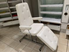 RECLINING BEAUTY TREATMENT CHAIR WHITE
