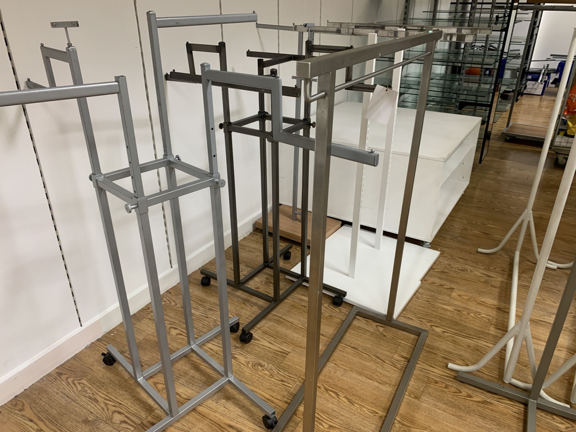 MIXED LOT INCLUDING 8 X RAILINGS AND 2 X DOUBLE SIDED DISPLAY CAGES - Image 2 of 2