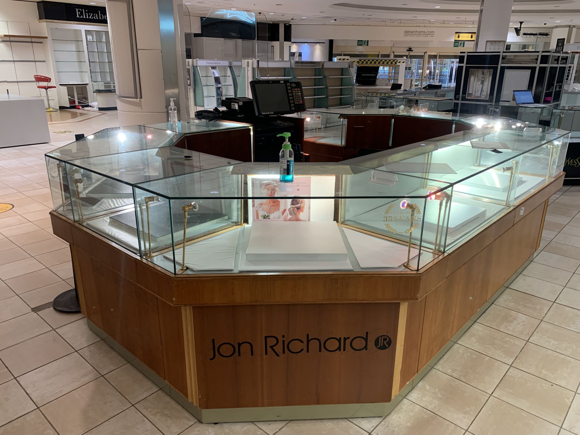 FULL JOHN RICHARD DISPLAY STAND