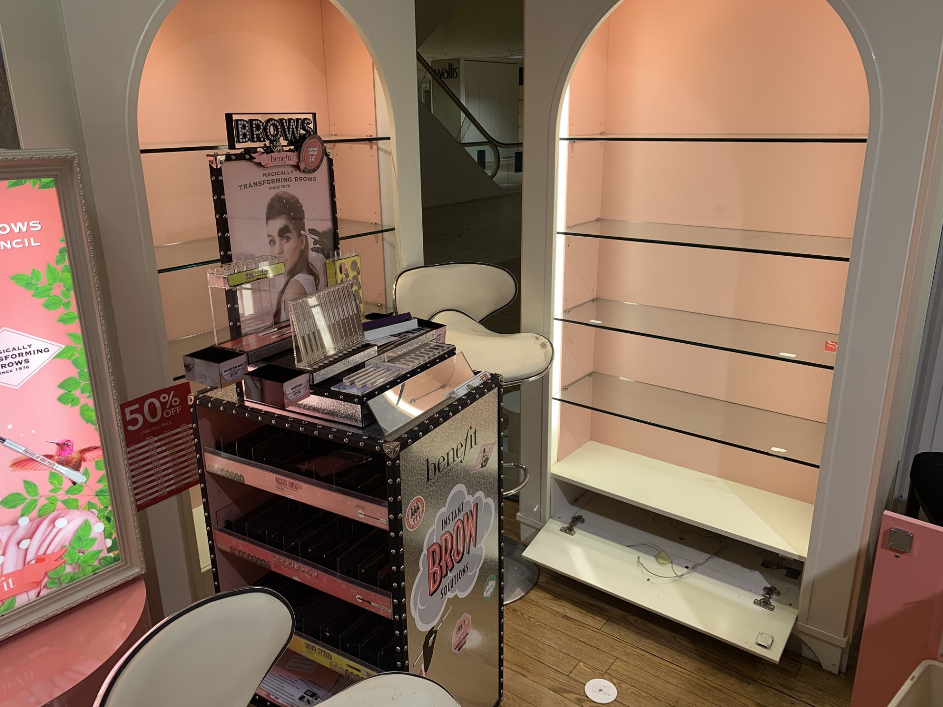 BENEFIT SAN FRANCISCO DISPLAY SET UP WITH STOOLS