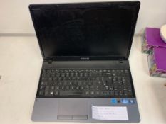 SAMSUNG 300E LAPTOP, INTEL CORE i5-3210M 2.5 GHZ, WINDOWS 10 PRO, 320 GB HARD DRIVE WITH CHARGER
