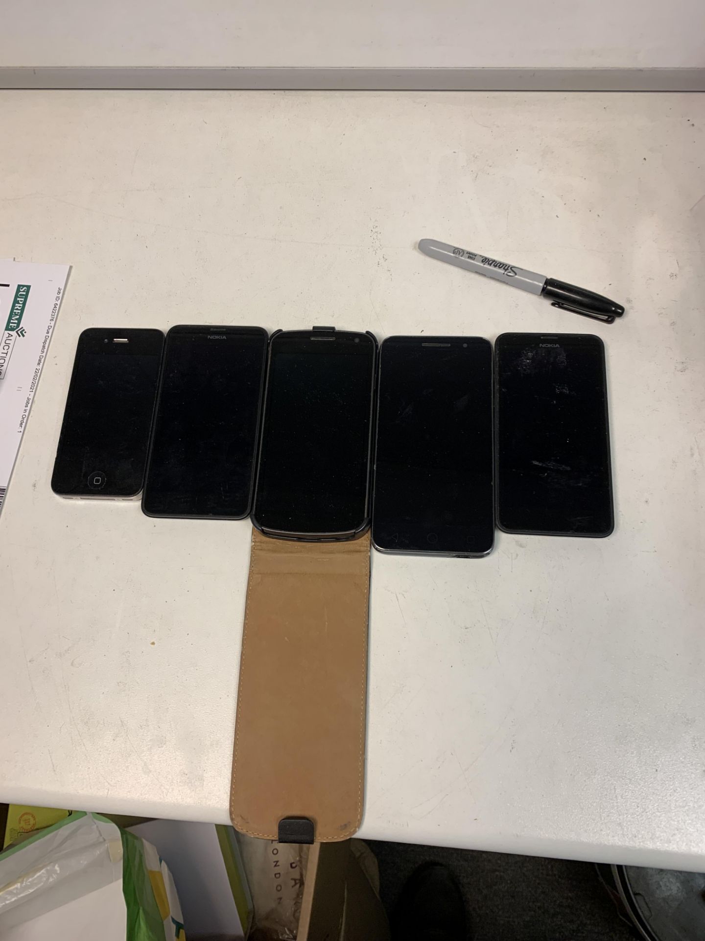 5 X WORKING SMARTPHONES NO CHARGERS INCLUDE 1 X APPLE IPHONE, SAMSUNG, NOKIA X 2 AND A VODAPHONE