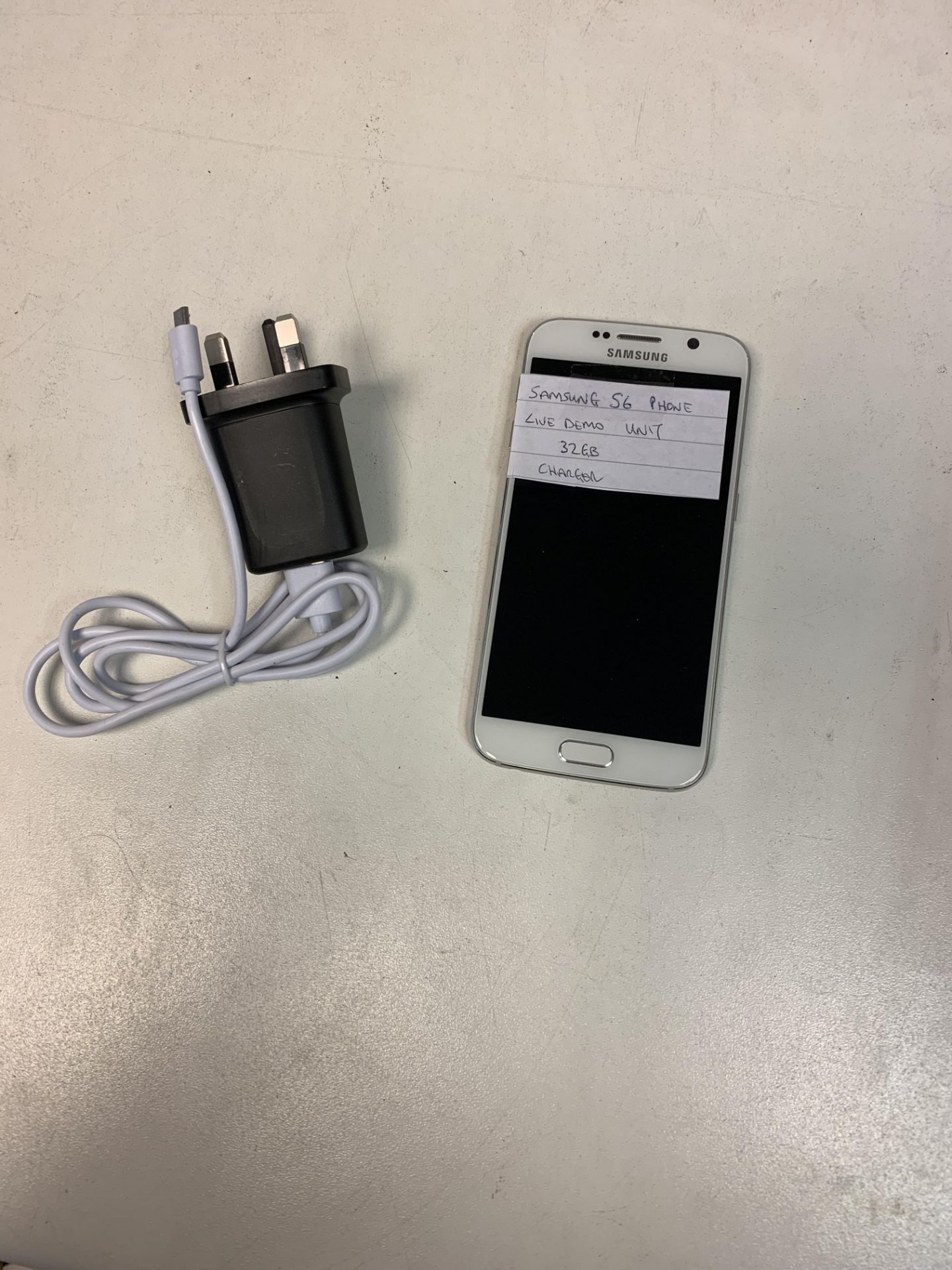 SAMSUNG S6 PHONE, LIVE DEMO UNIT 32GB WITH CHARGER